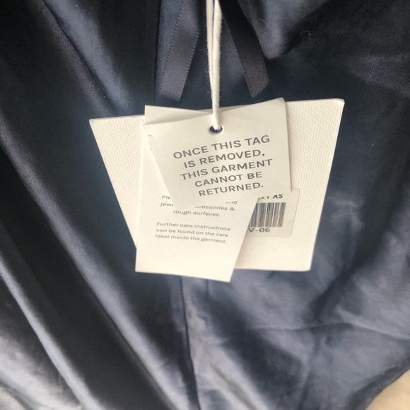 Sophisticated Backless Navy Dress - Picture 7 of 10